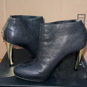 6M Tory Burch booties with gold heel